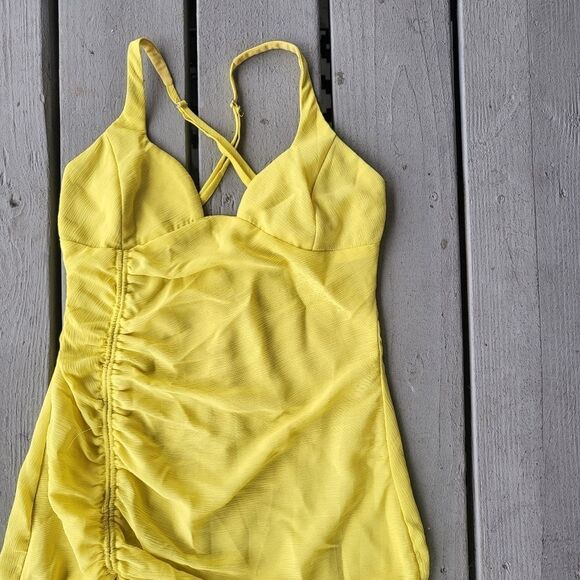 Superdown Irina Ruched Dress‎ Mini Fitted Front Slit Party Yellow Medium - Picture 5 of 8